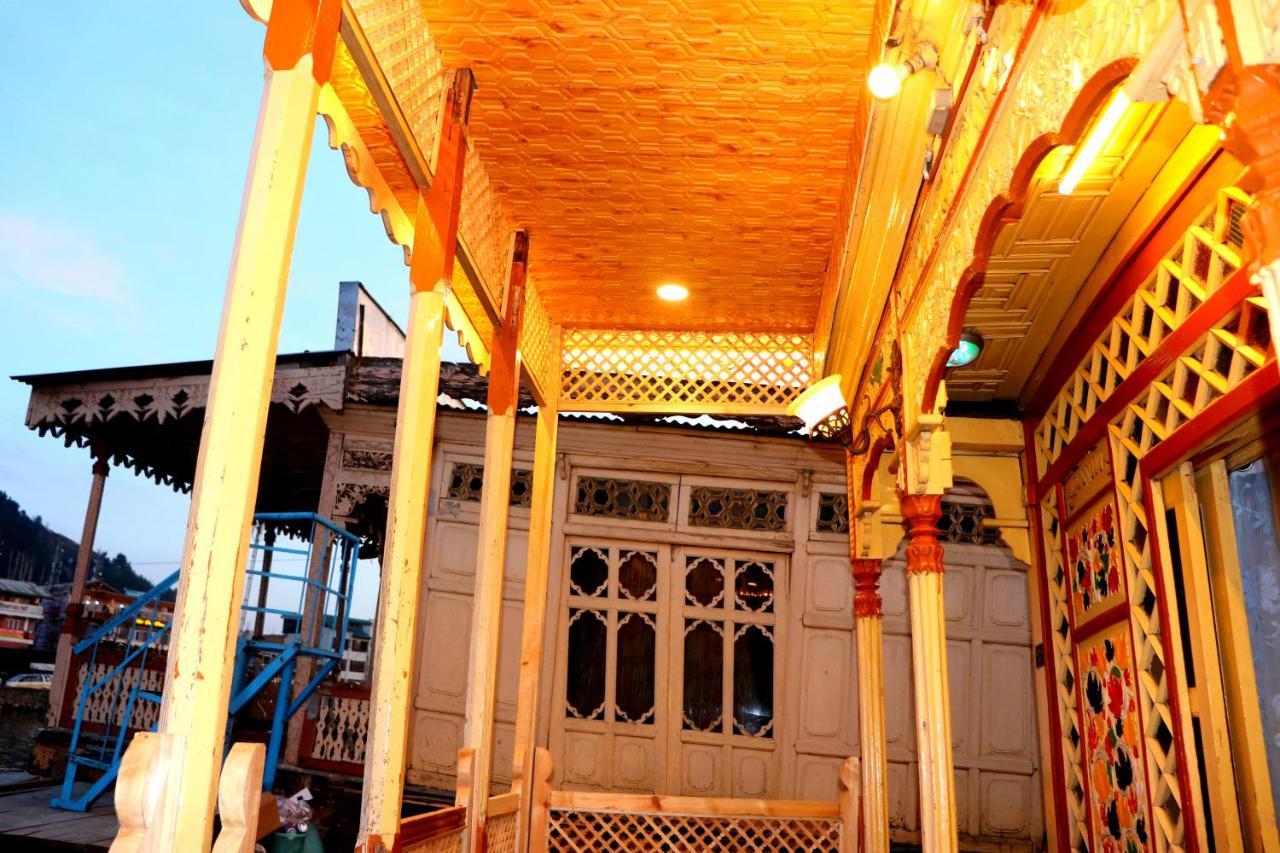 House Boat New Pala Palace Srinagar  Luaran gambar