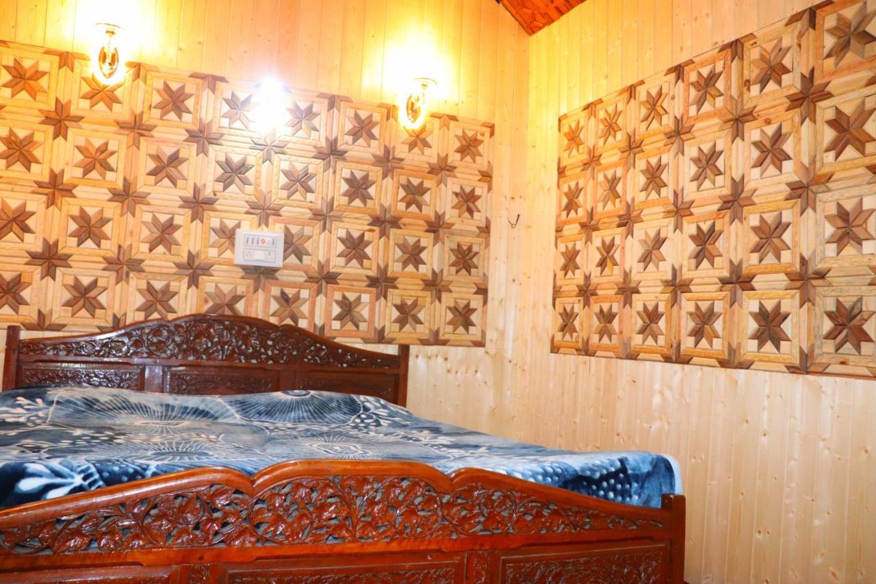House Boat New Pala Palace Srinagar  Luaran gambar