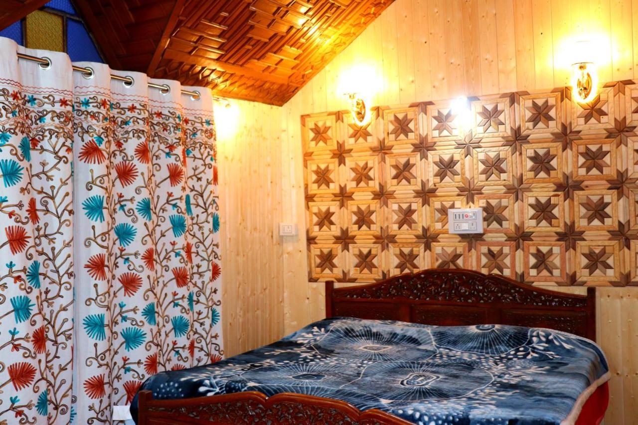 House Boat New Pala Palace Srinagar  Luaran gambar