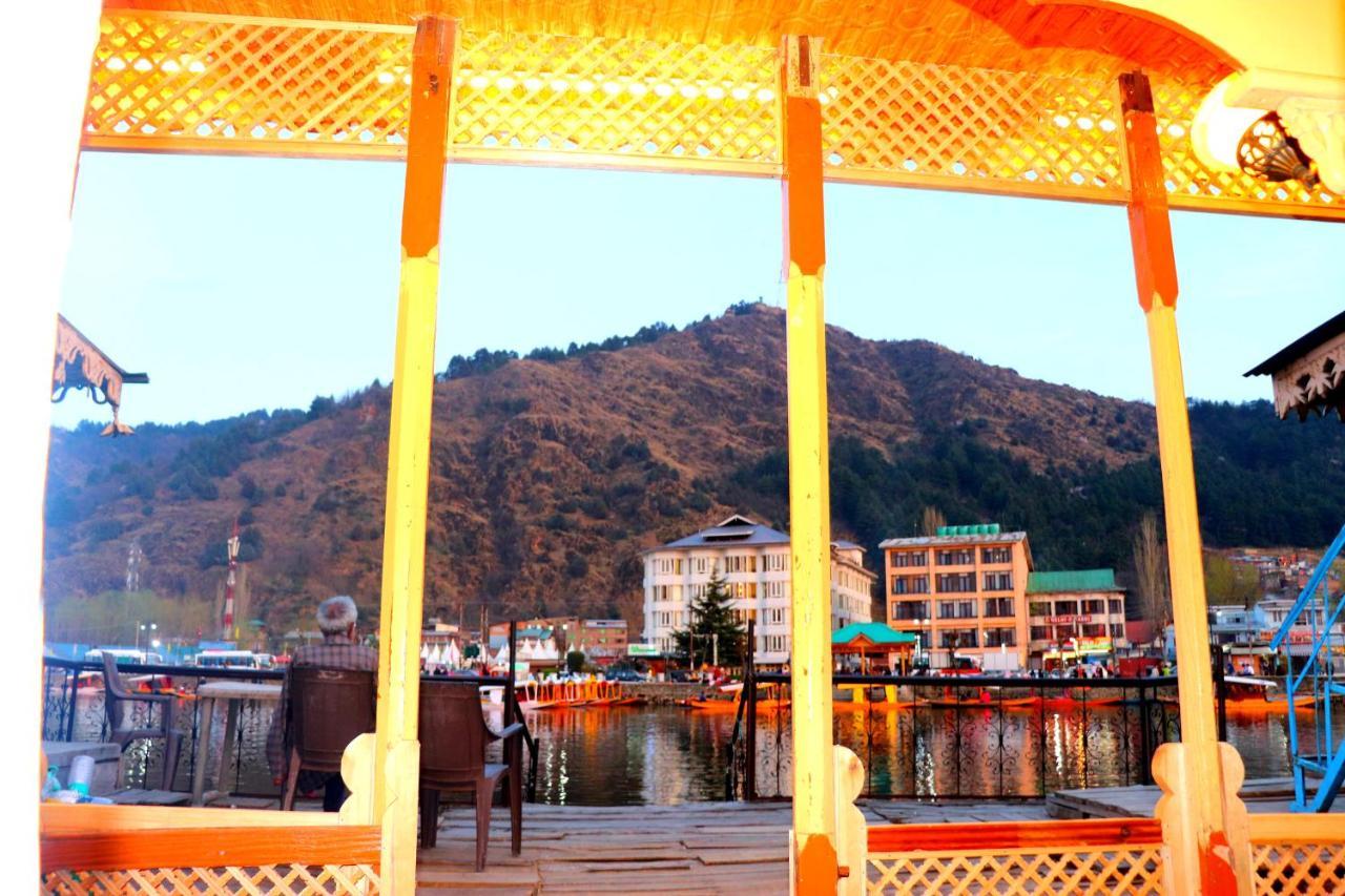 House Boat New Pala Palace Srinagar  Luaran gambar