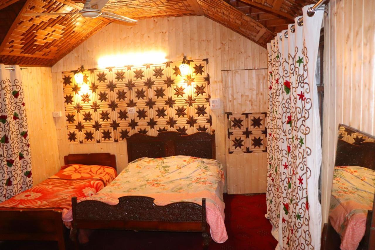 House Boat New Pala Palace Srinagar  Luaran gambar