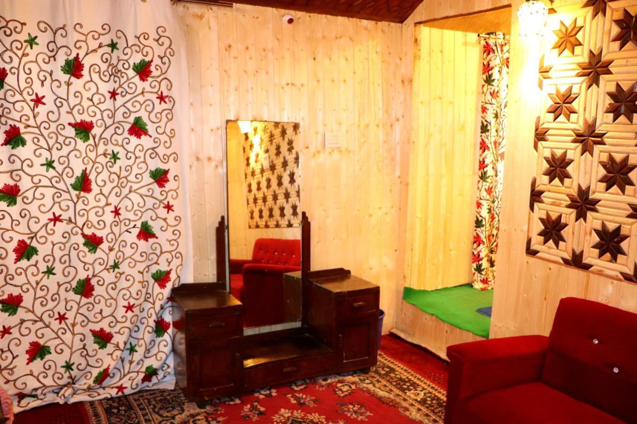 House Boat New Pala Palace Srinagar  Luaran gambar