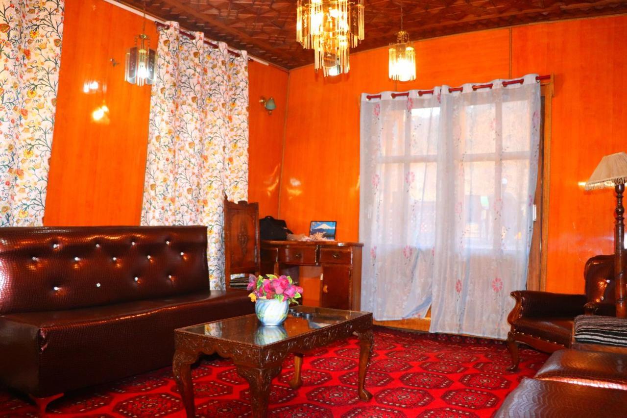 House Boat New Pala Palace Srinagar  Luaran gambar