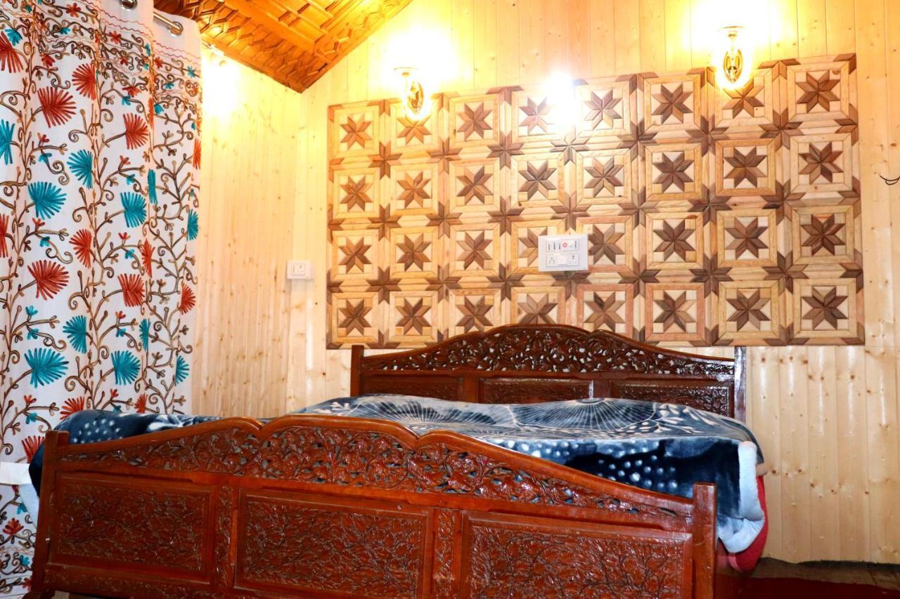 House Boat New Pala Palace Srinagar  Luaran gambar