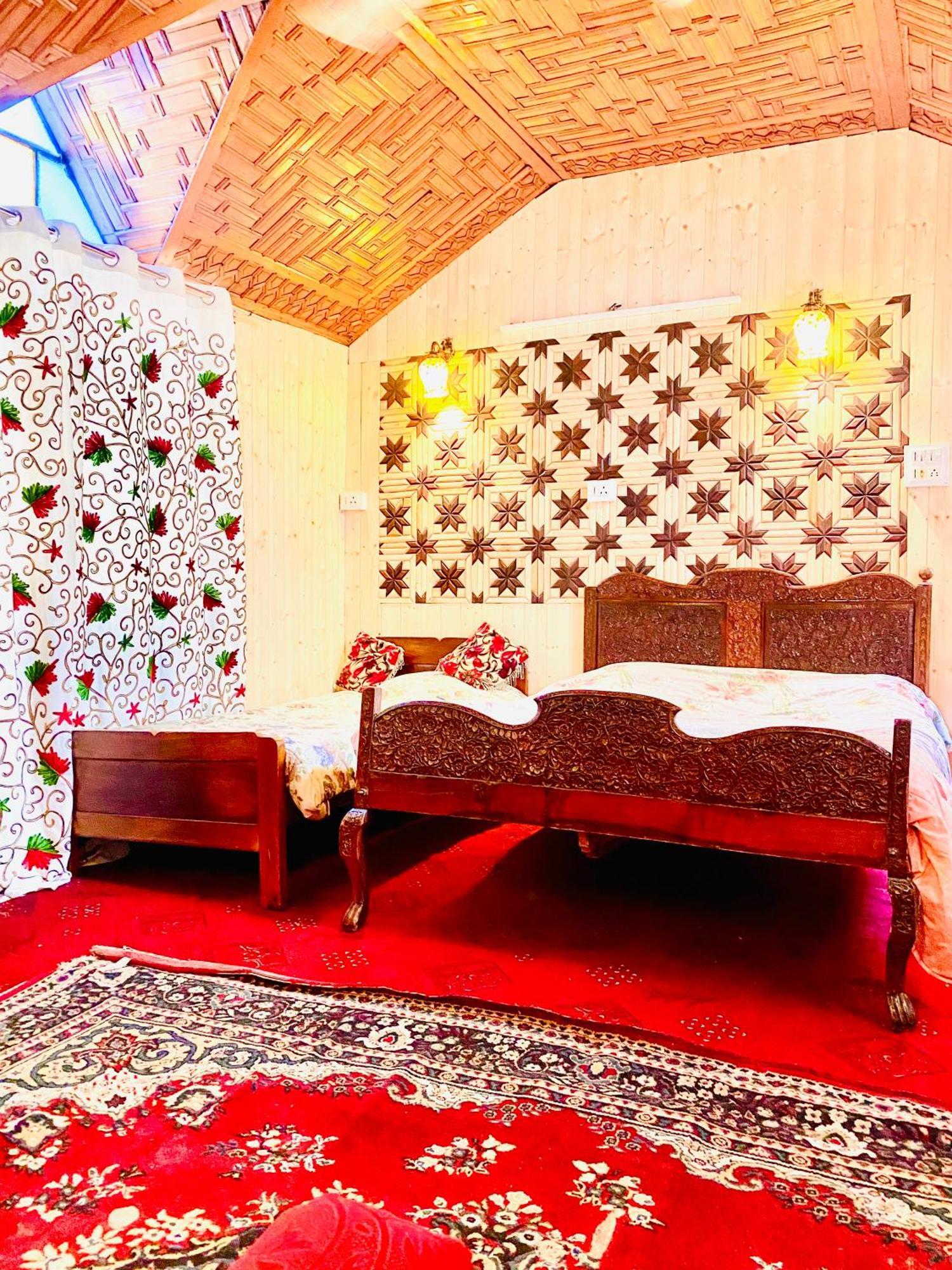 House Boat New Pala Palace Srinagar  Luaran gambar