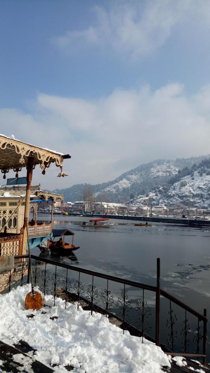 House Boat New Pala Palace Srinagar  Luaran gambar