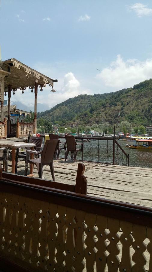 House Boat New Pala Palace Srinagar  Luaran gambar